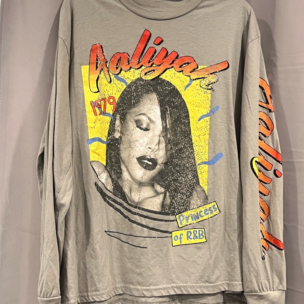 Gray Aaliyah Graphic Long Sleeve Shirt